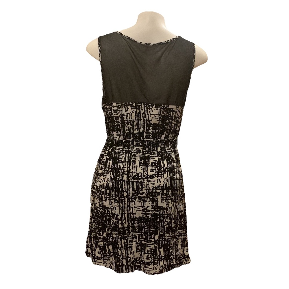 🎉 FOREVER 21 Black White Mesh Abstract Dress, size S - Picture 2 of 6